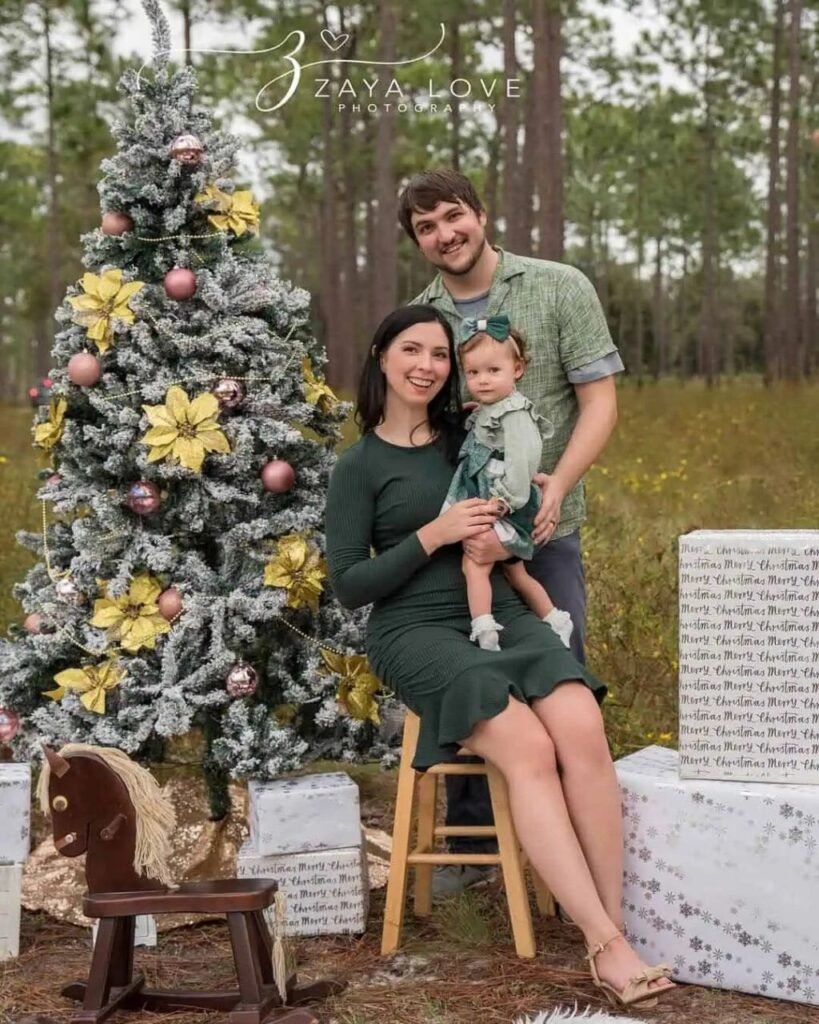 use these 2 exact keywords for pin title: family christmas pictures outfits, christmas family photo outfits. (use these exact keywords for pin description: family christmas pictures outfits, christmas family photo outfits, christmas photo outfits family, christmas family photoshoot outfits, family christmas photoshoot outfits)