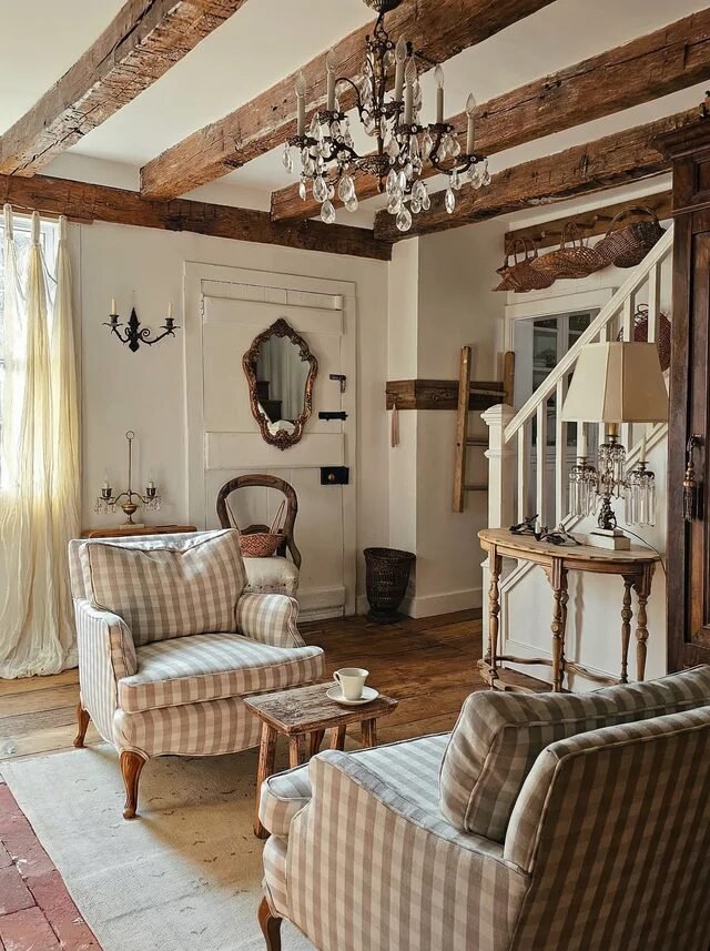 Farmhouse Living Rooms That Feel Collected, Not Cookie-Cutter